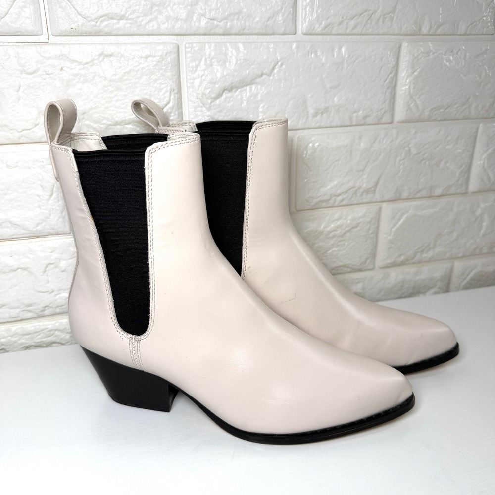 Michael Kors Chelsea Boots Womens 5.5 Cream Excellent Leather Pointed Toe Ankle